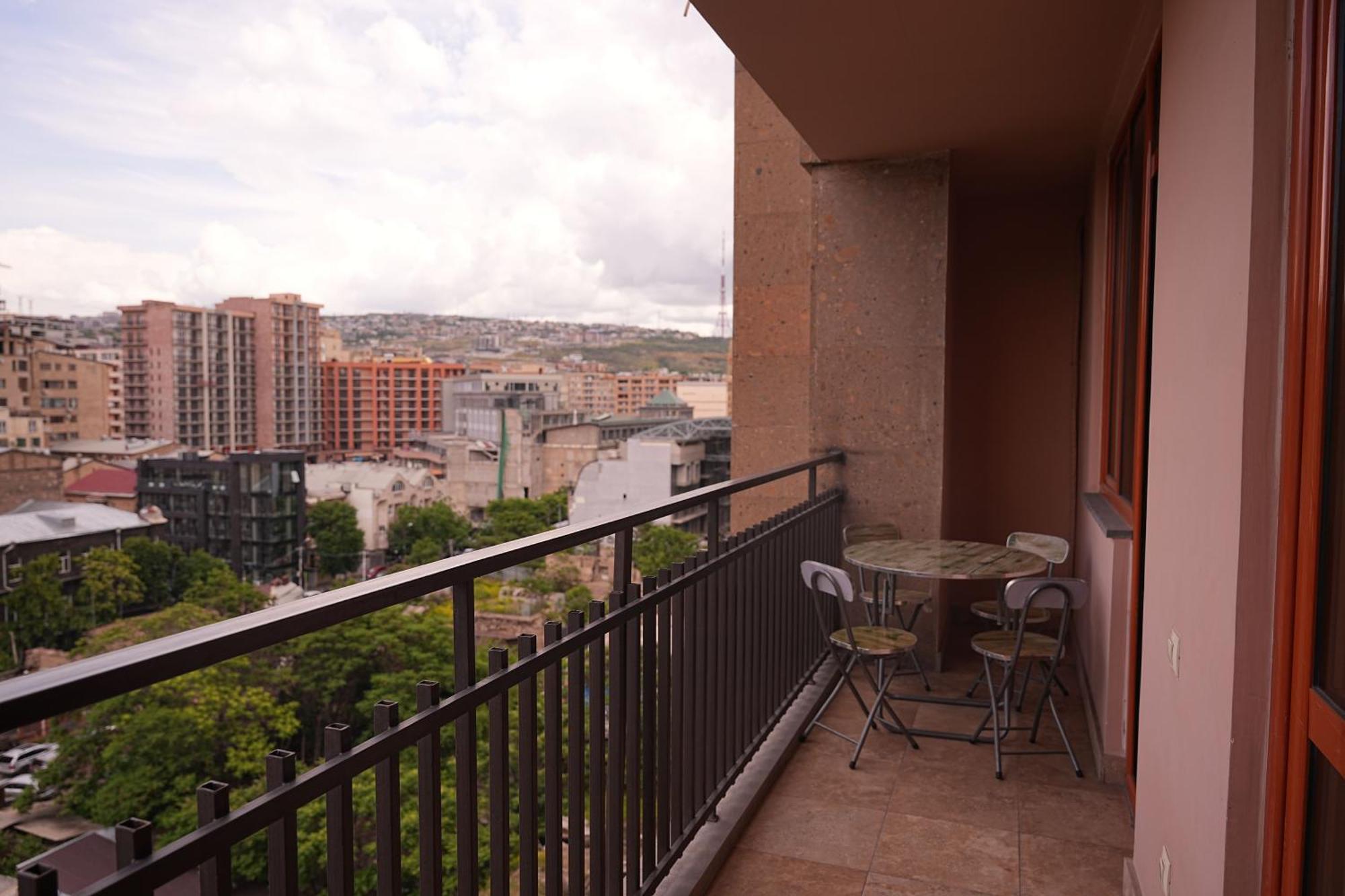 Sweet Home Apart-Hotel Yerevan Exterior photo
