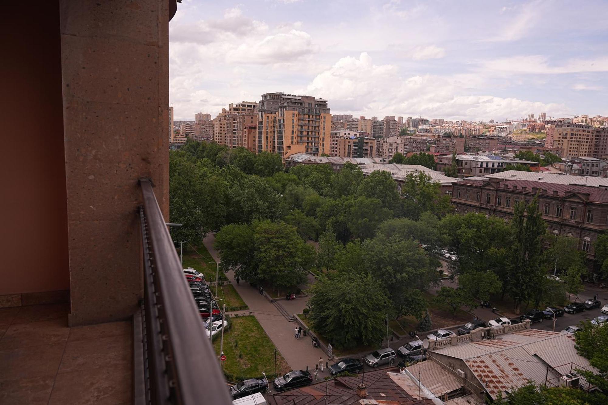 Sweet Home Apart-Hotel Yerevan Exterior photo